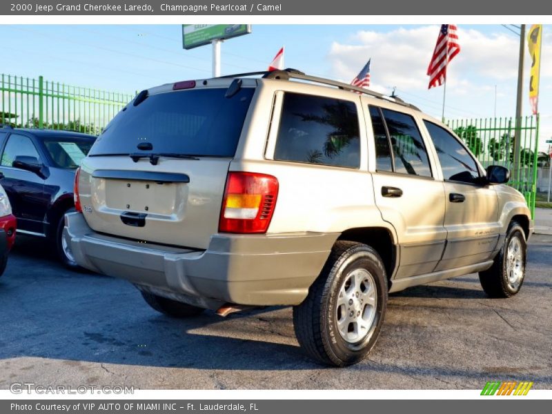 Champagne Pearlcoat / Camel 2000 Jeep Grand Cherokee Laredo
