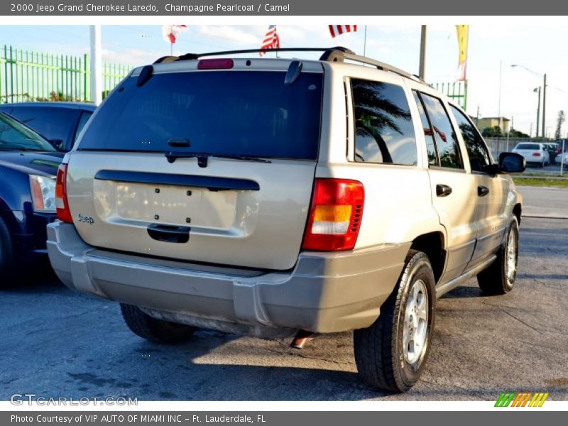 Champagne Pearlcoat / Camel 2000 Jeep Grand Cherokee Laredo