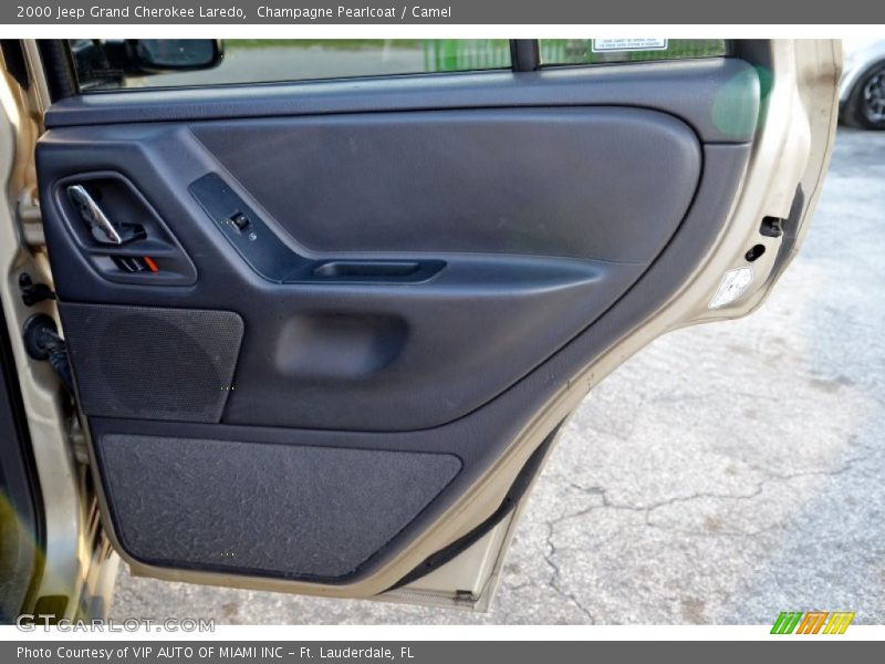 Champagne Pearlcoat / Camel 2000 Jeep Grand Cherokee Laredo