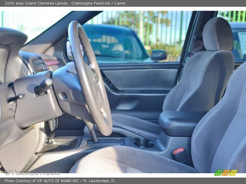 Champagne Pearlcoat / Camel 2000 Jeep Grand Cherokee Laredo