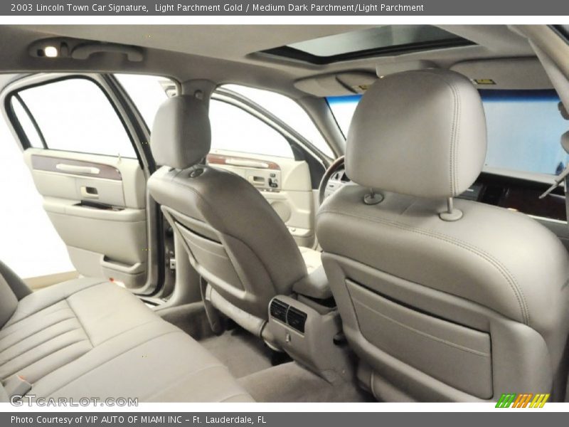 Light Parchment Gold / Medium Dark Parchment/Light Parchment 2003 Lincoln Town Car Signature
