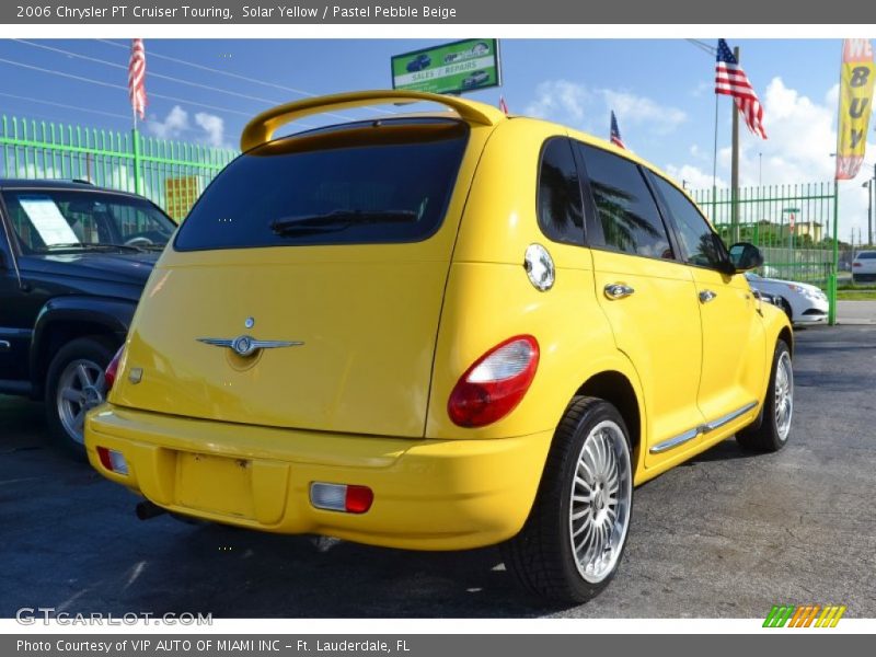 Solar Yellow / Pastel Pebble Beige 2006 Chrysler PT Cruiser Touring