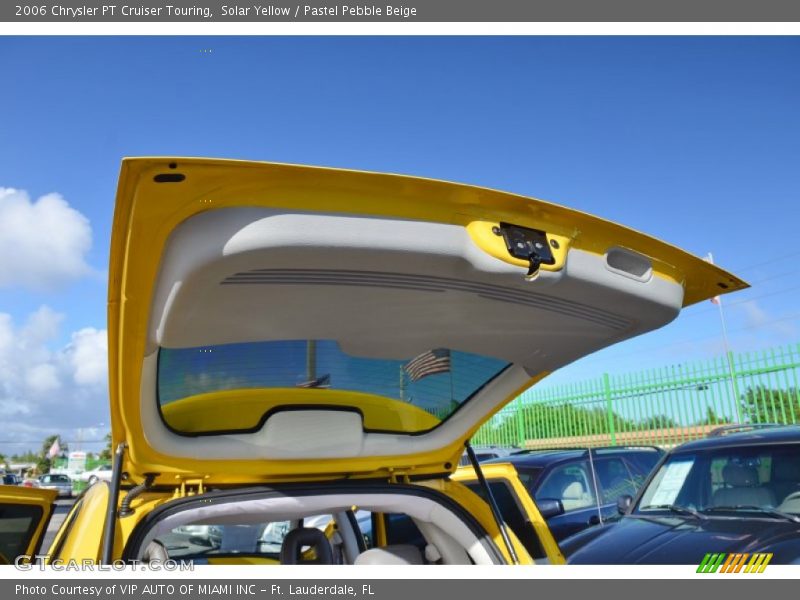 Solar Yellow / Pastel Pebble Beige 2006 Chrysler PT Cruiser Touring