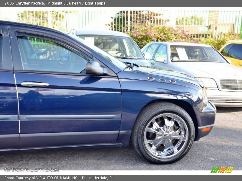 Midnight Blue Pearl / Light Taupe 2005 Chrysler Pacifica