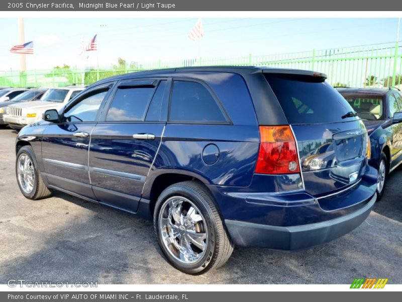 Midnight Blue Pearl / Light Taupe 2005 Chrysler Pacifica