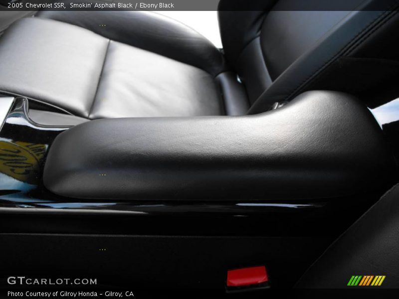 Smokin' Asphalt Black / Ebony Black 2005 Chevrolet SSR