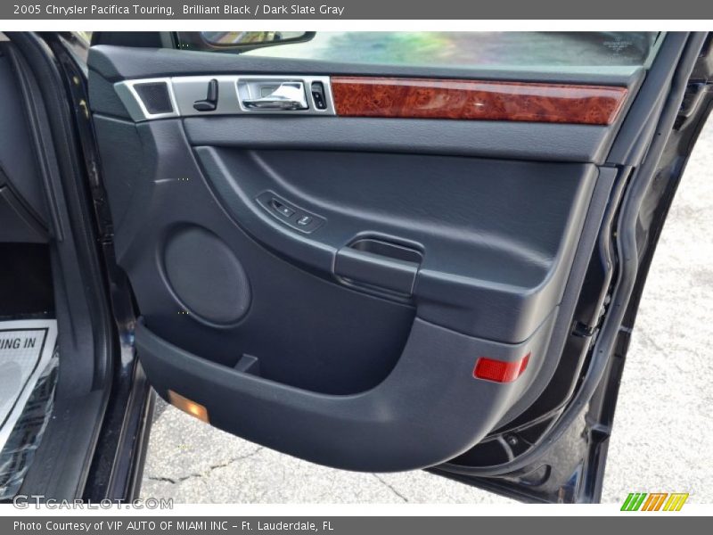 Brilliant Black / Dark Slate Gray 2005 Chrysler Pacifica Touring