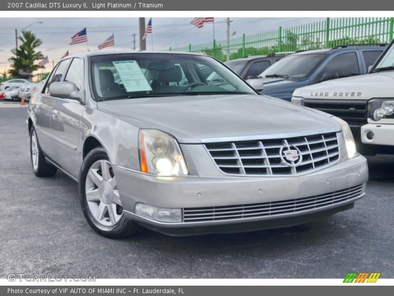 Light Platinum / Titanium 2007 Cadillac DTS Luxury II