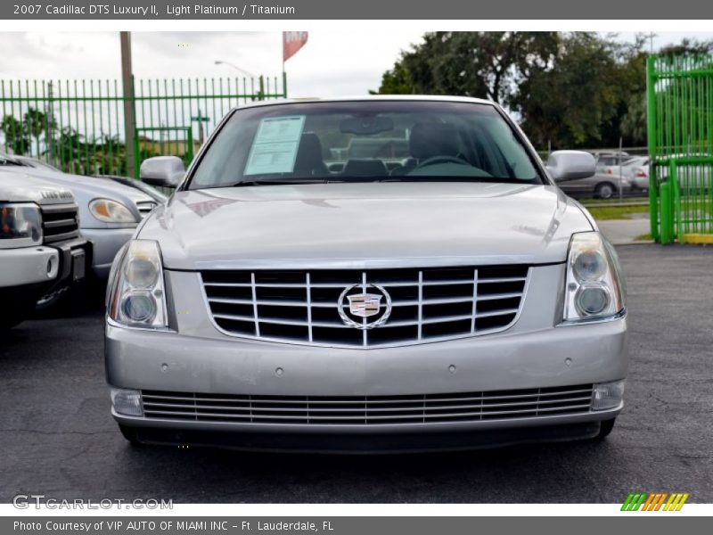Light Platinum / Titanium 2007 Cadillac DTS Luxury II