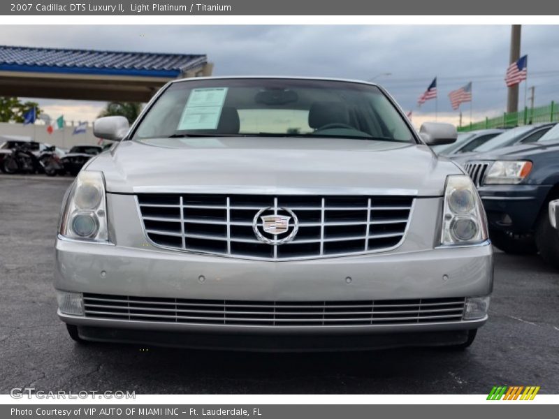 Light Platinum / Titanium 2007 Cadillac DTS Luxury II
