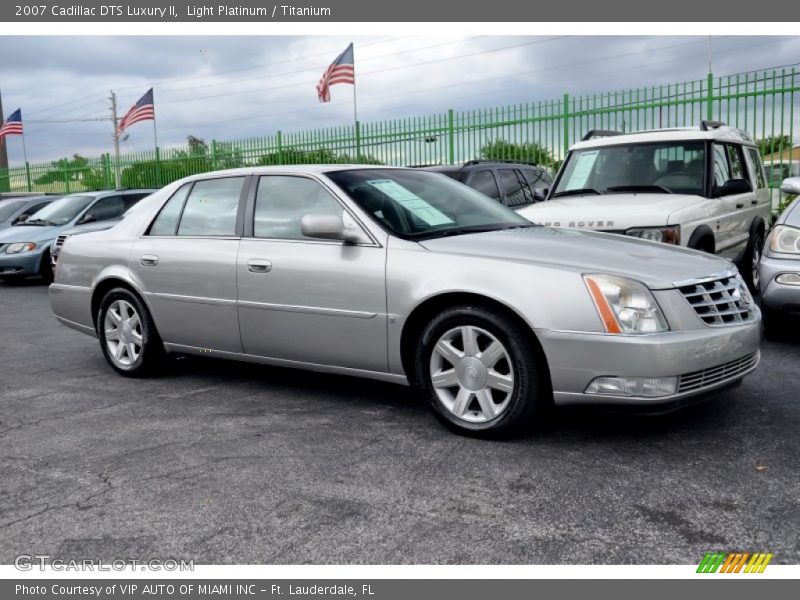 Light Platinum / Titanium 2007 Cadillac DTS Luxury II