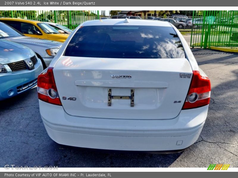 Ice White / Dark Beige/Quartz 2007 Volvo S40 2.4i