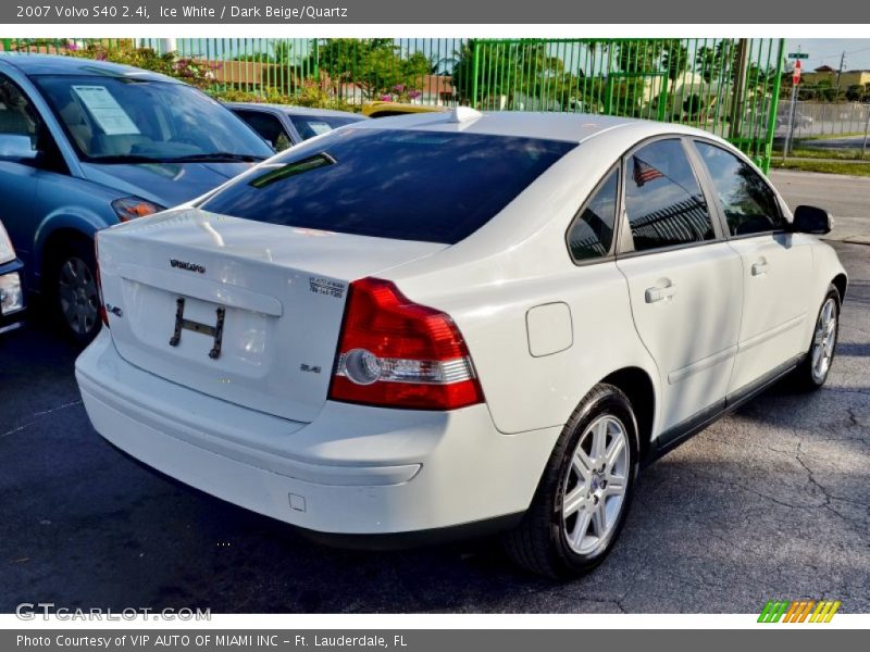 Ice White / Dark Beige/Quartz 2007 Volvo S40 2.4i