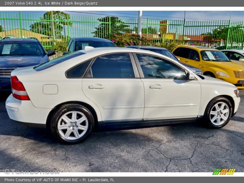 Ice White / Dark Beige/Quartz 2007 Volvo S40 2.4i