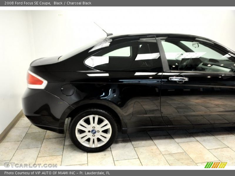 Black / Charcoal Black 2008 Ford Focus SE Coupe