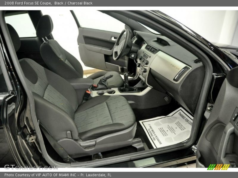 Black / Charcoal Black 2008 Ford Focus SE Coupe