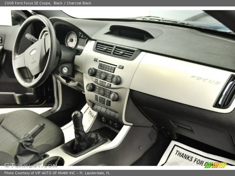Black / Charcoal Black 2008 Ford Focus SE Coupe