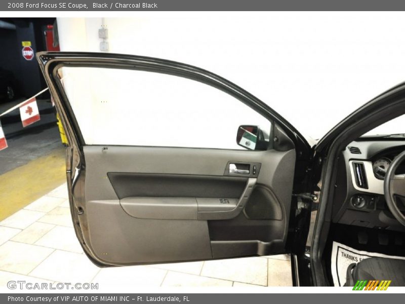 Black / Charcoal Black 2008 Ford Focus SE Coupe