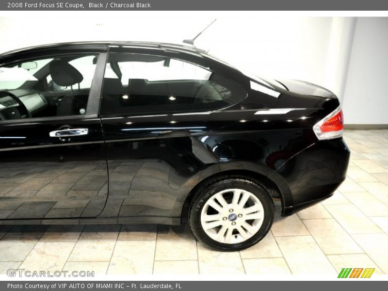 Black / Charcoal Black 2008 Ford Focus SE Coupe