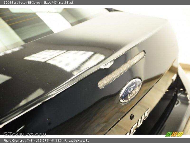 Black / Charcoal Black 2008 Ford Focus SE Coupe