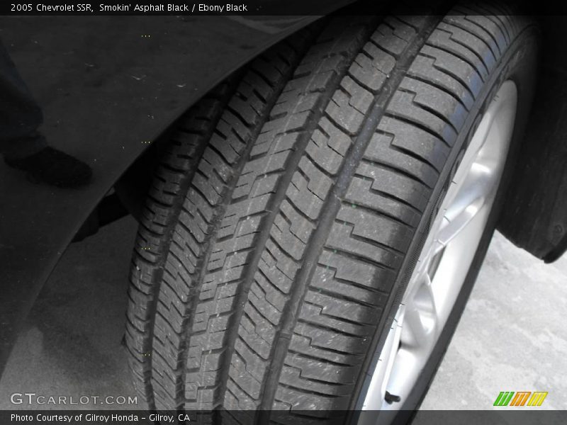 Smokin' Asphalt Black / Ebony Black 2005 Chevrolet SSR