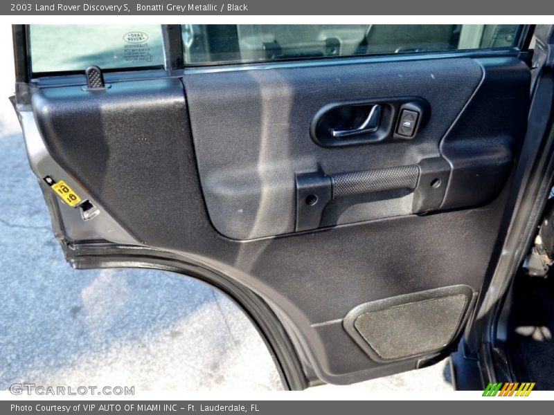 Bonatti Grey Metallic / Black 2003 Land Rover Discovery S