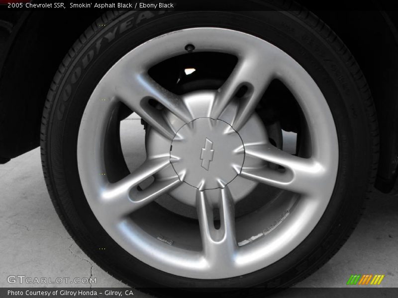 Smokin' Asphalt Black / Ebony Black 2005 Chevrolet SSR