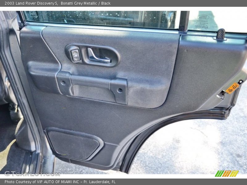 Bonatti Grey Metallic / Black 2003 Land Rover Discovery S