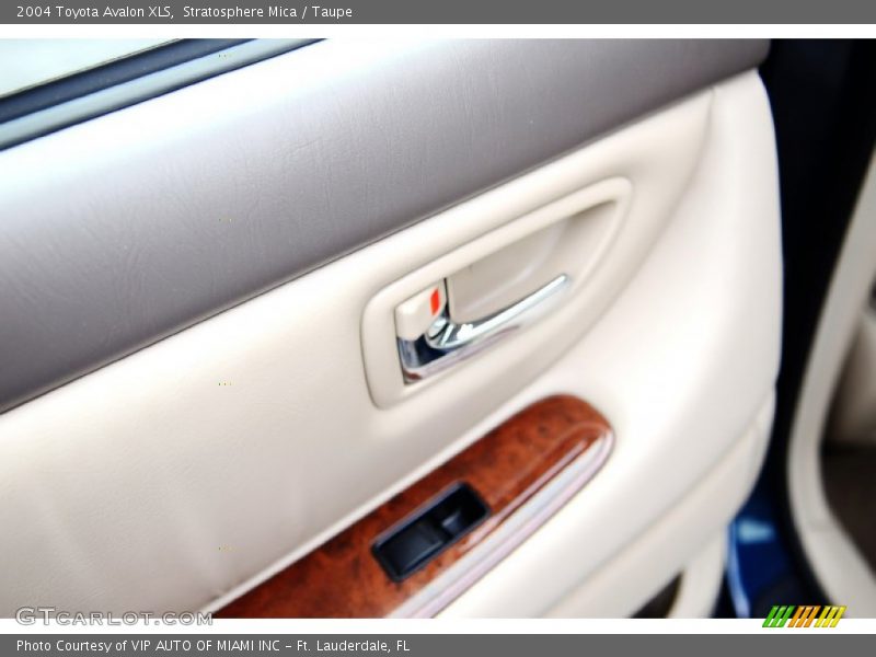 Stratosphere Mica / Taupe 2004 Toyota Avalon XLS