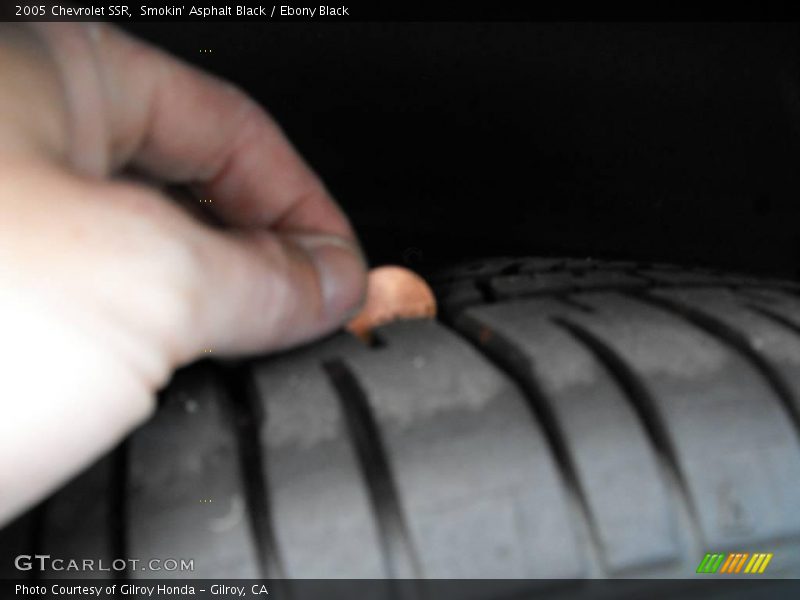 Smokin' Asphalt Black / Ebony Black 2005 Chevrolet SSR