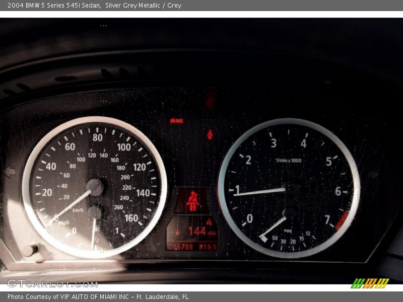 Silver Grey Metallic / Grey 2004 BMW 5 Series 545i Sedan