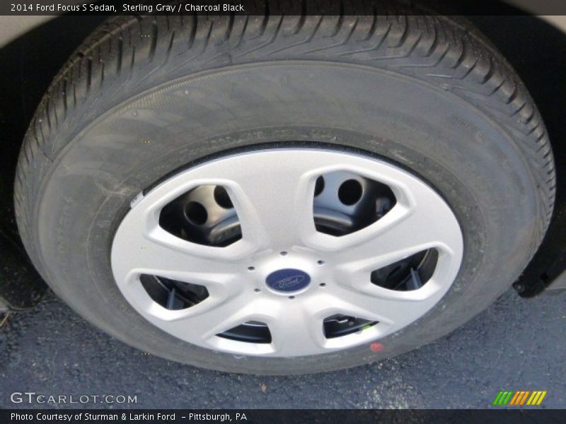 Sterling Gray / Charcoal Black 2014 Ford Focus S Sedan