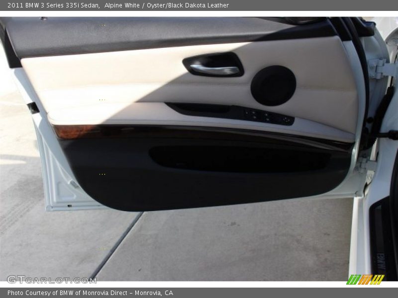 Alpine White / Oyster/Black Dakota Leather 2011 BMW 3 Series 335i Sedan
