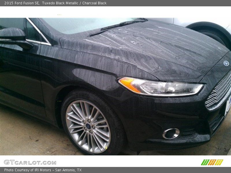 Tuxedo Black Metallic / Charcoal Black 2015 Ford Fusion SE