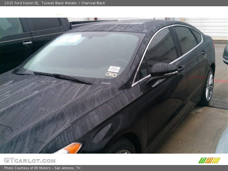 Tuxedo Black Metallic / Charcoal Black 2015 Ford Fusion SE