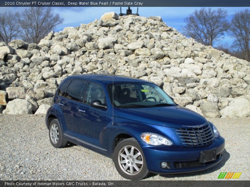 Front 3/4 View of 2010 PT Cruiser Classic