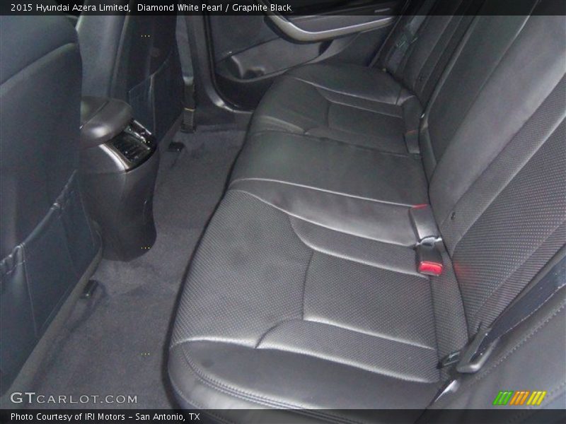 Rear Seat of 2015 Azera Limited