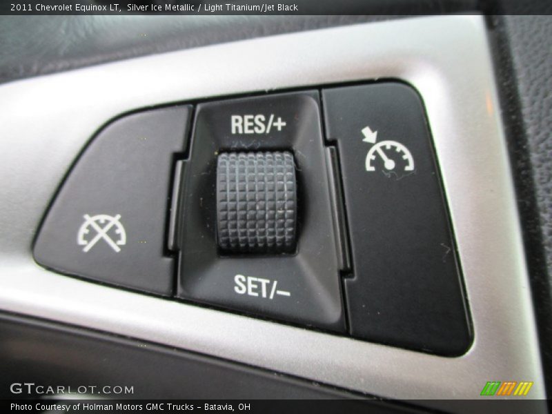 Silver Ice Metallic / Light Titanium/Jet Black 2011 Chevrolet Equinox LT