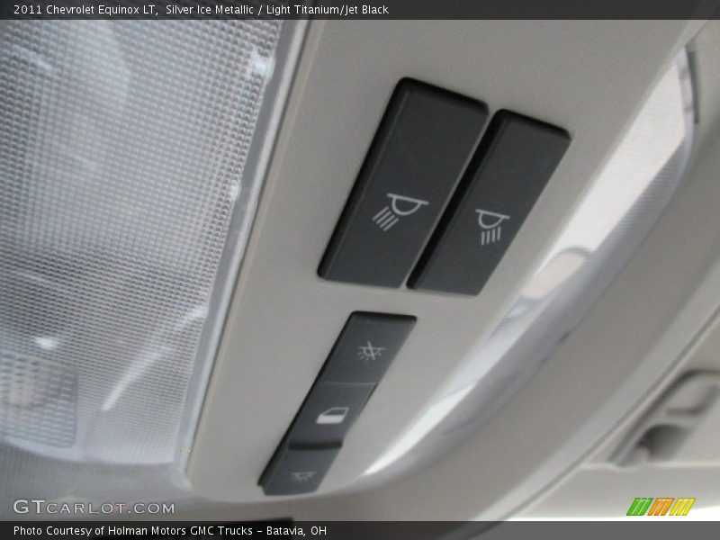 Silver Ice Metallic / Light Titanium/Jet Black 2011 Chevrolet Equinox LT