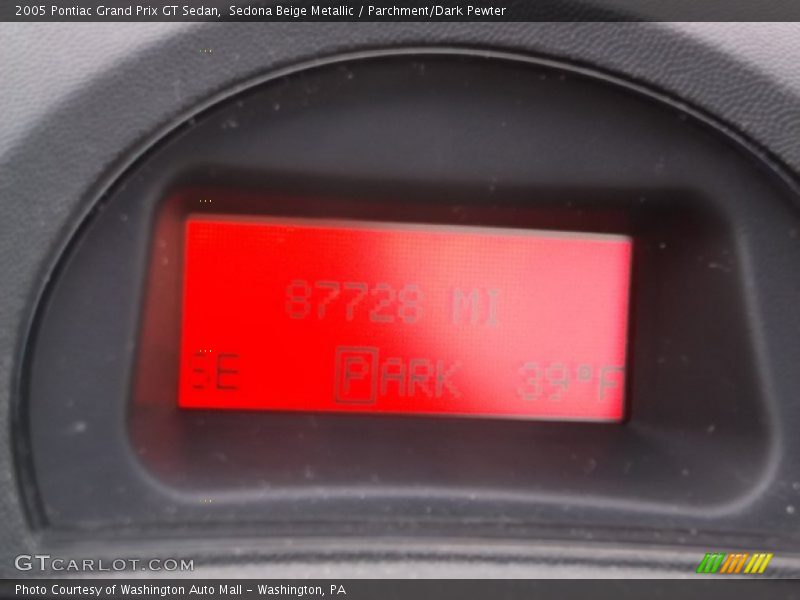 Sedona Beige Metallic / Parchment/Dark Pewter 2005 Pontiac Grand Prix GT Sedan