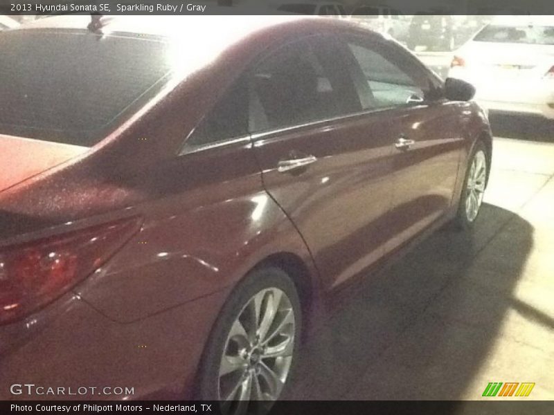 Sparkling Ruby / Gray 2013 Hyundai Sonata SE