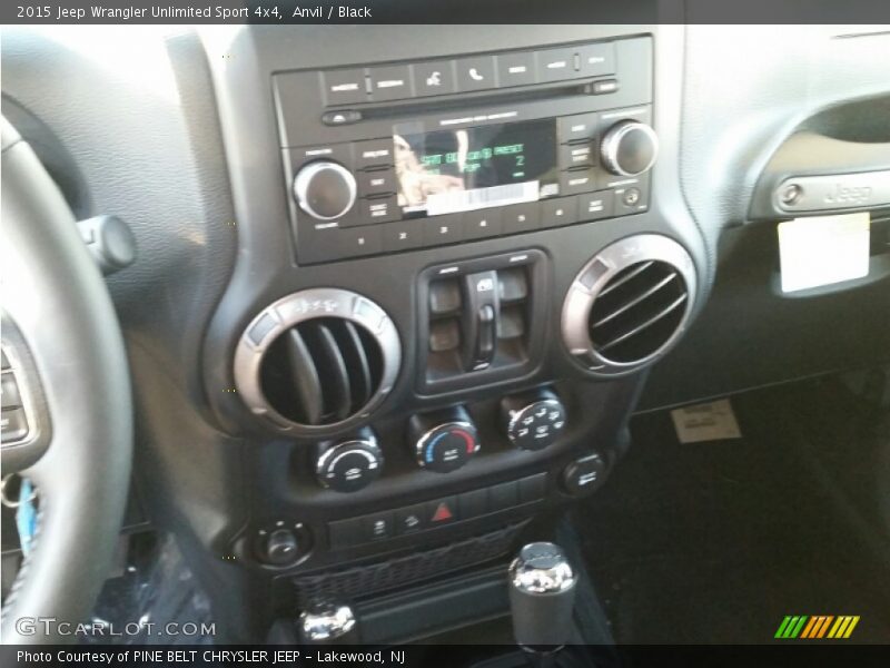 Anvil / Black 2015 Jeep Wrangler Unlimited Sport 4x4