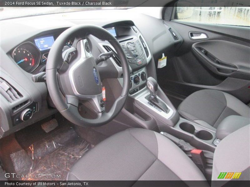 Tuxedo Black / Charcoal Black 2014 Ford Focus SE Sedan