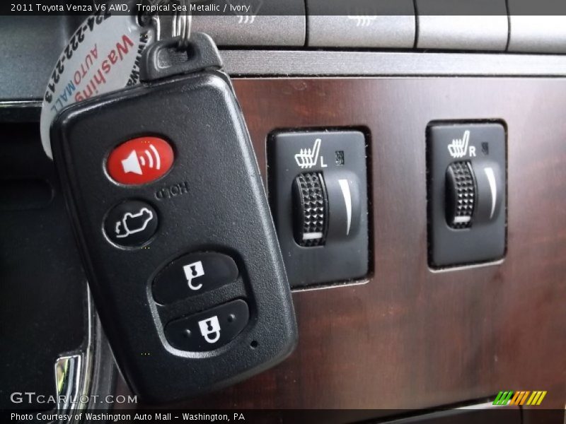 Tropical Sea Metallic / Ivory 2011 Toyota Venza V6 AWD