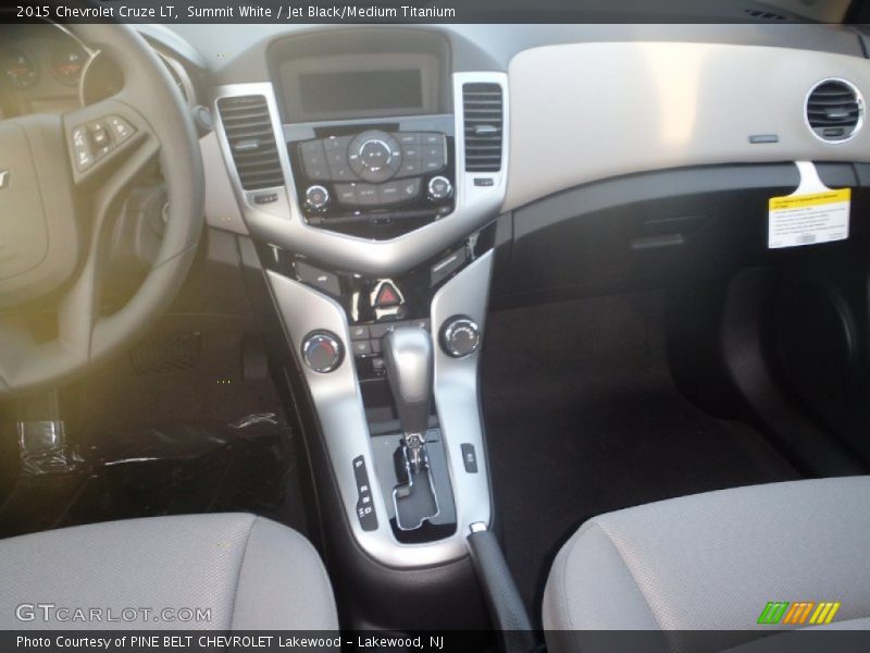 Summit White / Jet Black/Medium Titanium 2015 Chevrolet Cruze LT