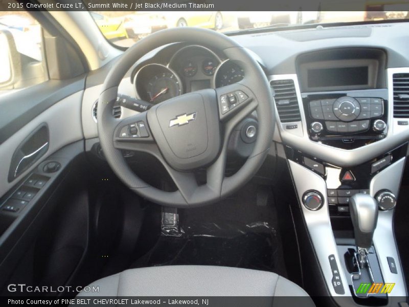 Summit White / Jet Black/Medium Titanium 2015 Chevrolet Cruze LT