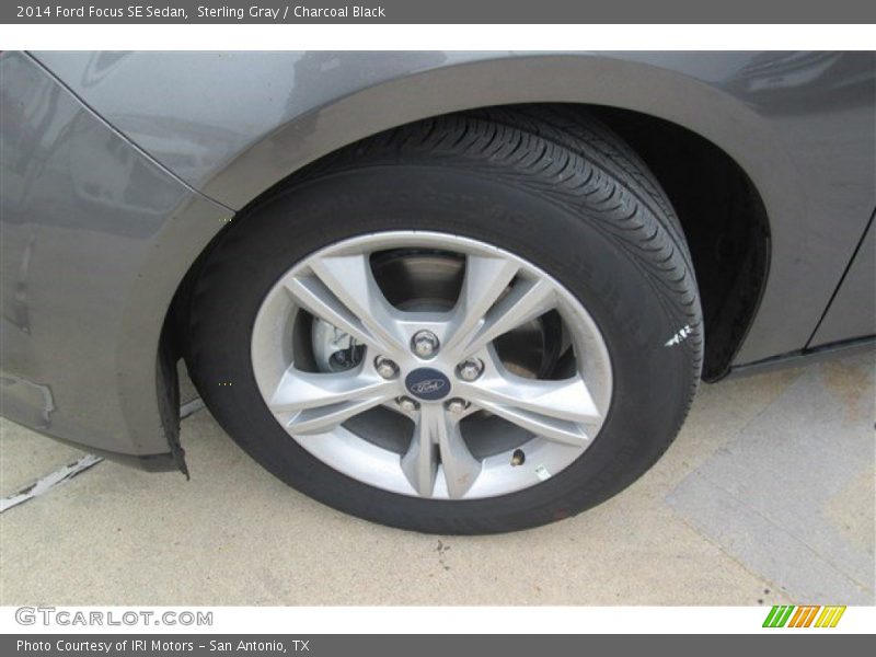 Sterling Gray / Charcoal Black 2014 Ford Focus SE Sedan