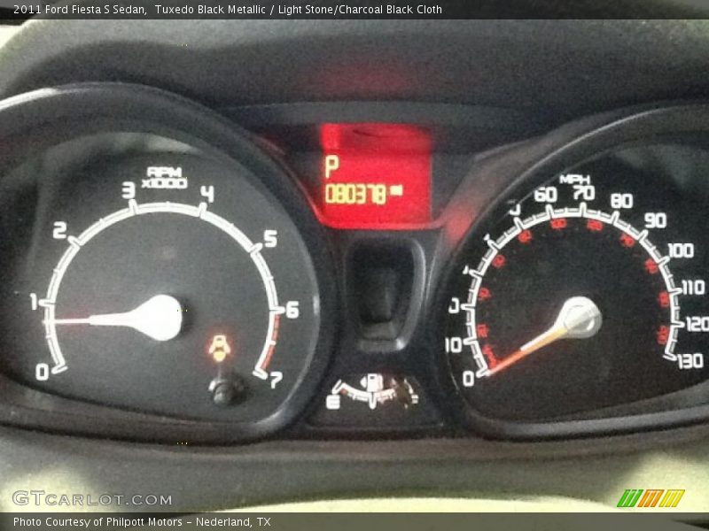 Tuxedo Black Metallic / Light Stone/Charcoal Black Cloth 2011 Ford Fiesta S Sedan