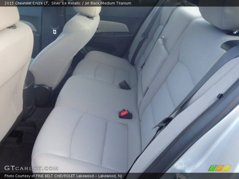 Silver Ice Metallic / Jet Black/Medium Titanium 2015 Chevrolet Cruze LT