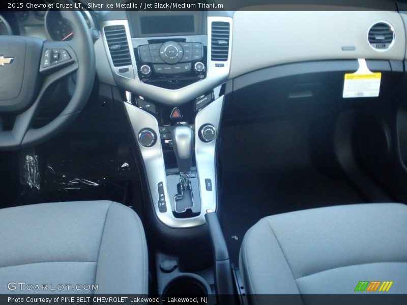 Silver Ice Metallic / Jet Black/Medium Titanium 2015 Chevrolet Cruze LT